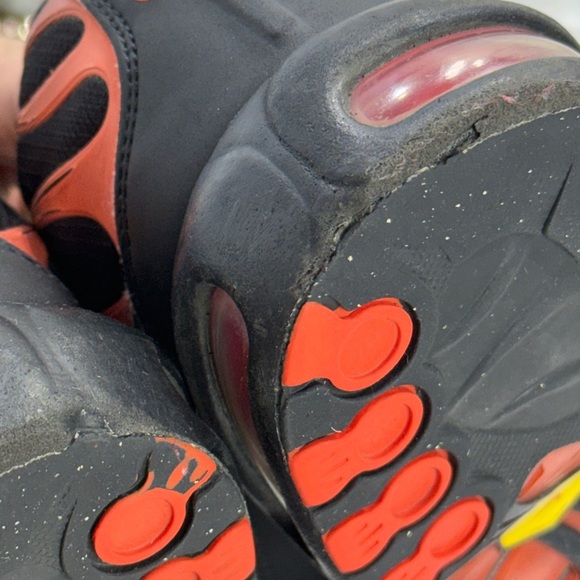 (S0)Nike Air Max Plus 2020, Black, Team Orange, Grey,Sz 2.5Y Big Kid(DJ4620-001) - Picture 11 of 12